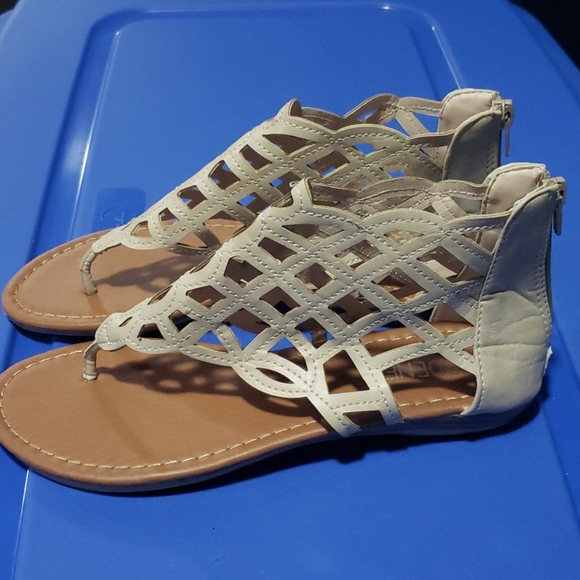 Women's Ardene Sandals - Picture 2 of 5